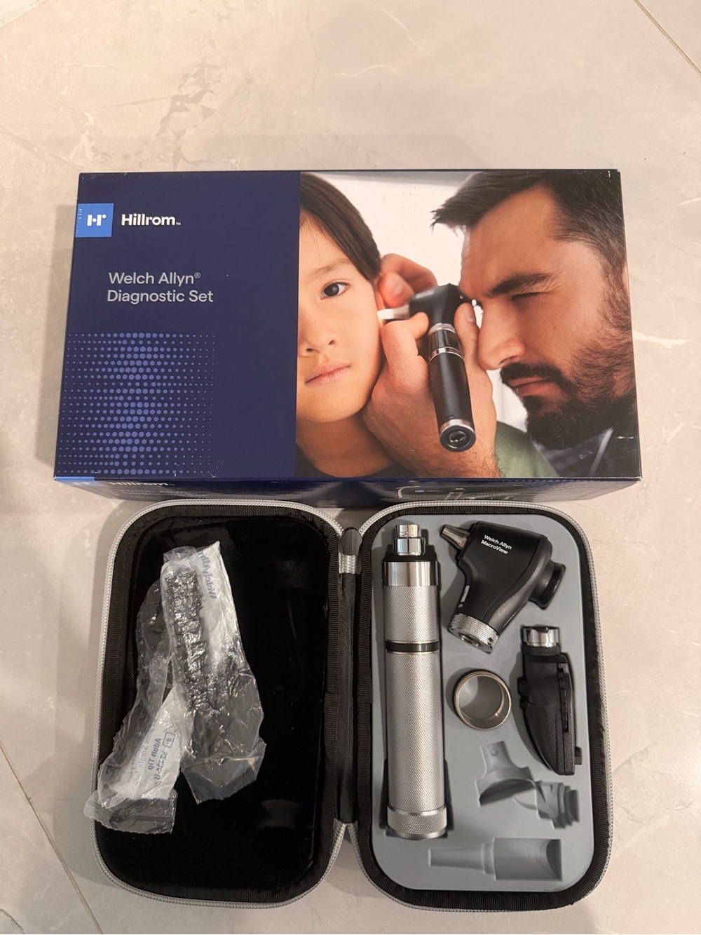 Welch Allyn Diagnostic Set with Case - Silver and Black - Picture 14 of 16